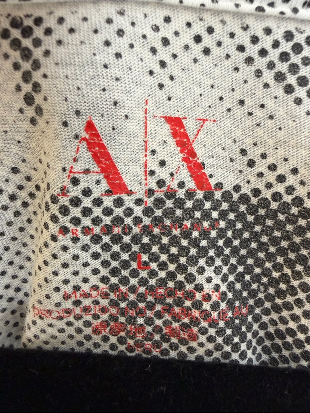 Armani Exchange Black & White Graphic V-Neck Tee Size L GUC - Picture 3 of 3